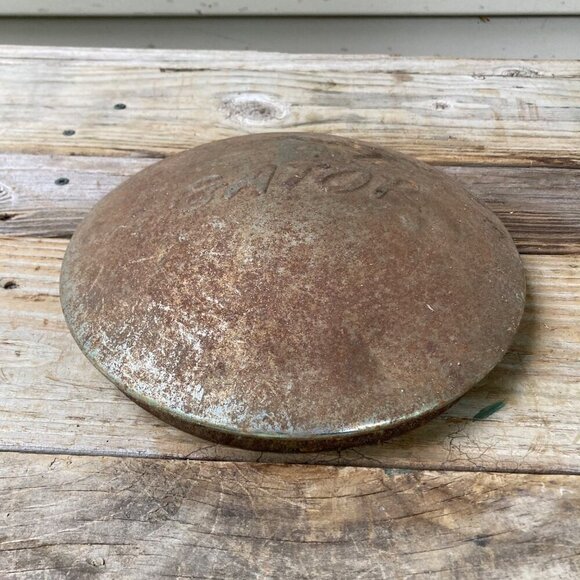 Vintage Gator Boat Trailer Hubcap 8-1/4" - Picture 2 of 5